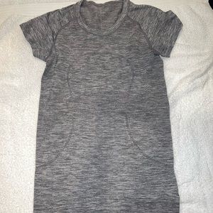 Lululemon swiftly shirt